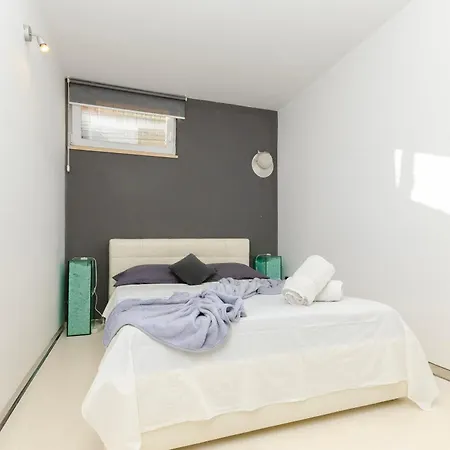 Black Star سبليت