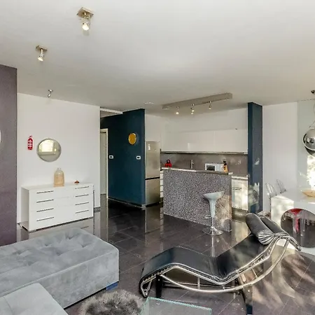 Apartman Black Star